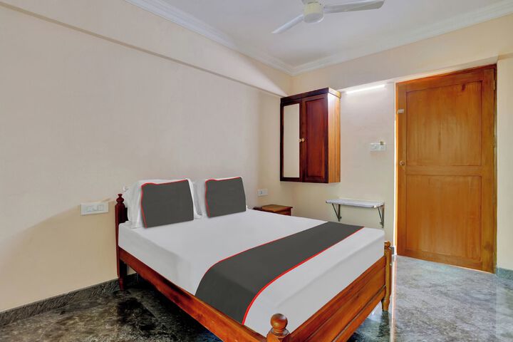 Room 6 of 14