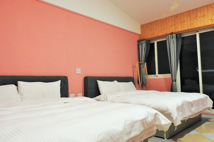 Room 49 of 99