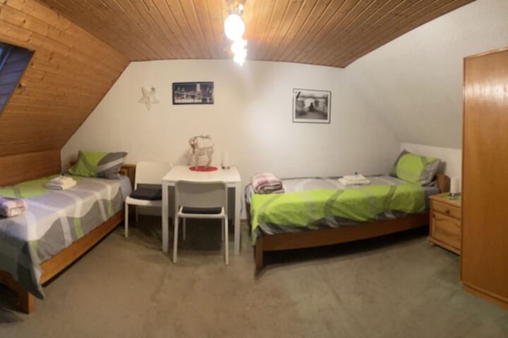 Room 5 of 17