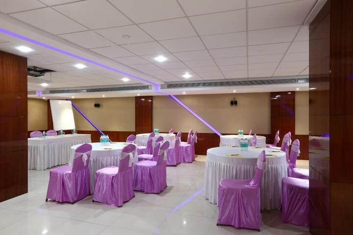 Ballroom/Hall 37 of 47