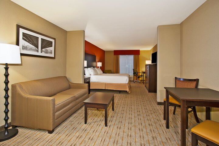 1 King Bed (12 of 13)
