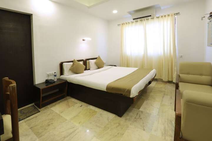 Room 9 of 51