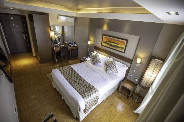 Room 30 of 69