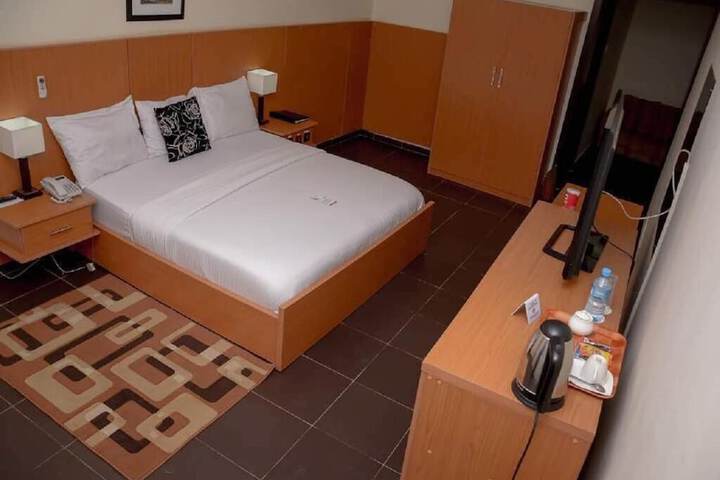 Room 2 of 29