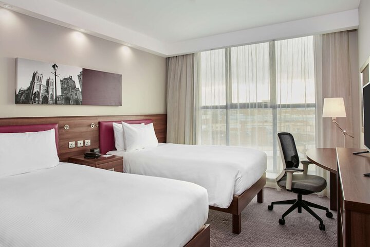 Room 6 of 27