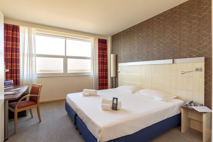 Room 7 of 35