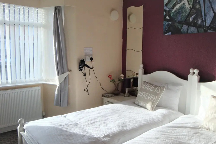 Room 3 of 18