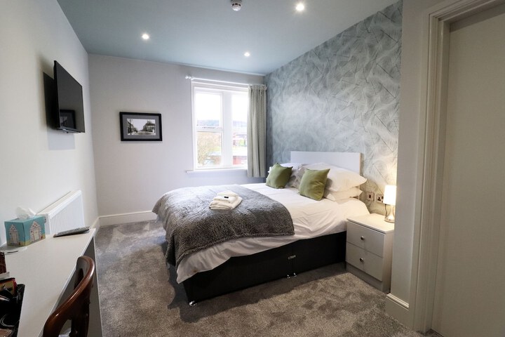 Room 5 of 28