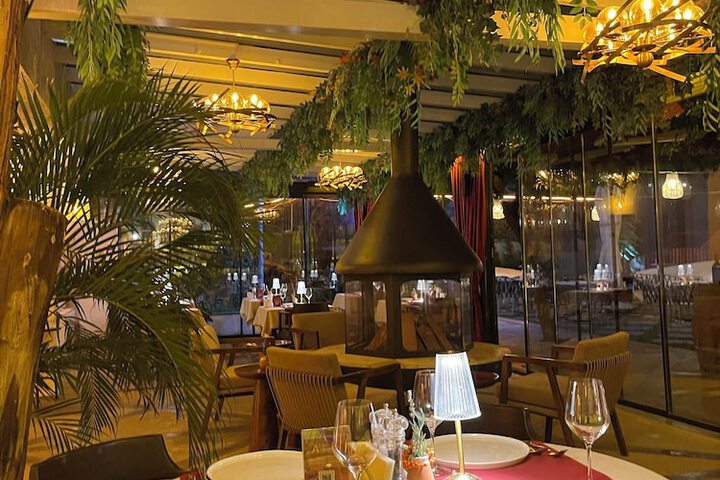 Dining 65 of 100
