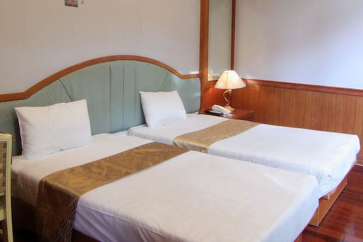 Room 14 of 122