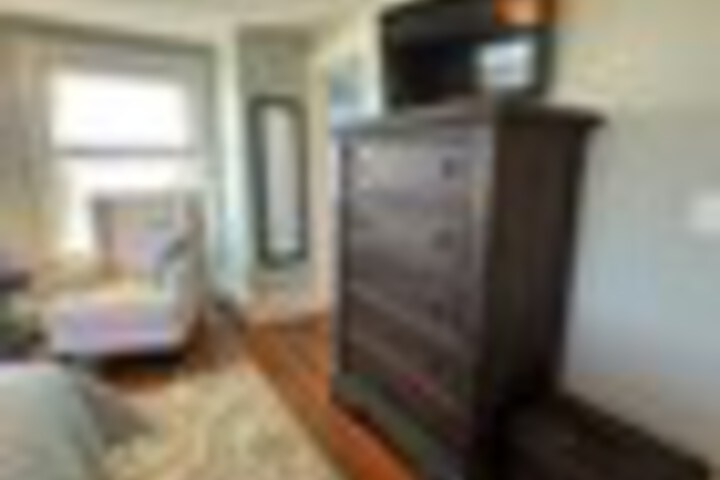Room 26 of 297