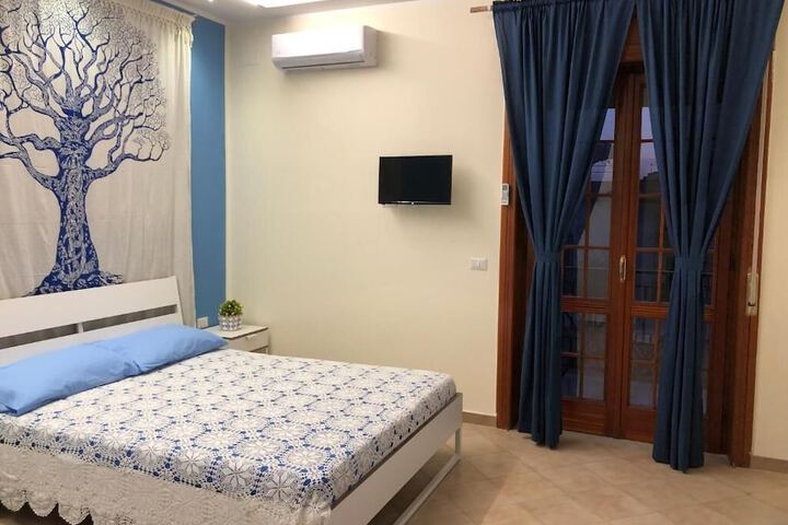 Room 6 of 65