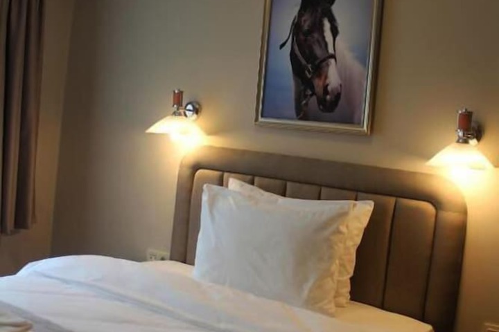Room 18 of 25