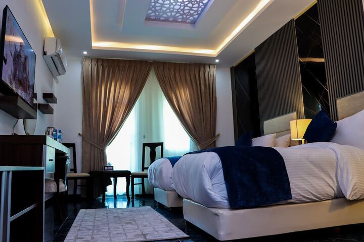 Room 9 of 20