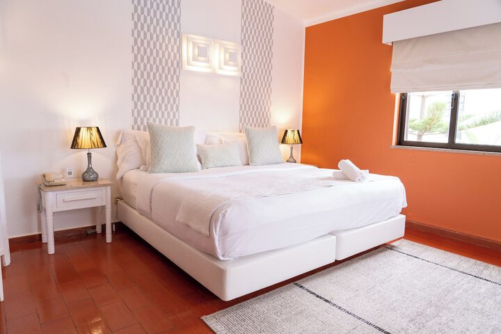 Room 9 of 36