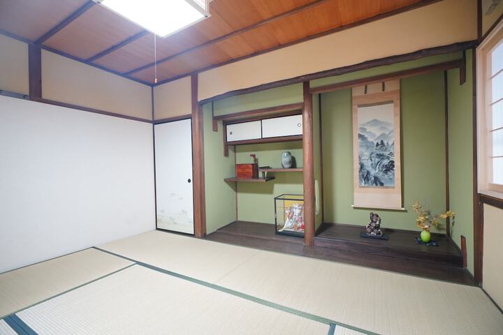 Room 44 of 96