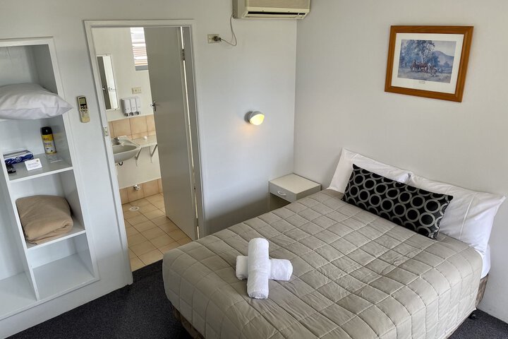 Room 8 of 44