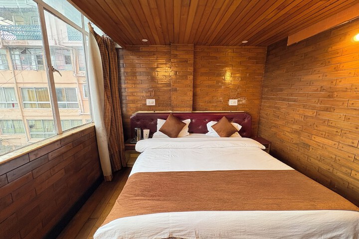 Room 8 of 23