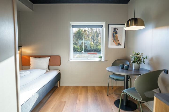 Room 13 of 48