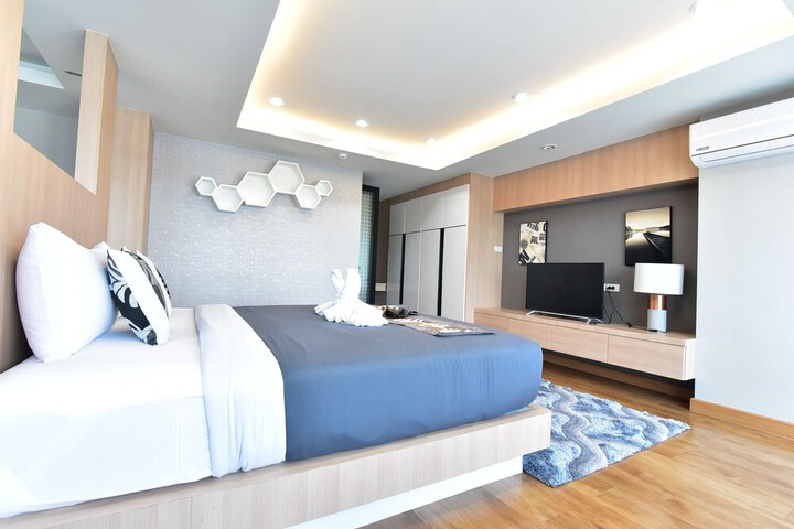 Room 32 of 52