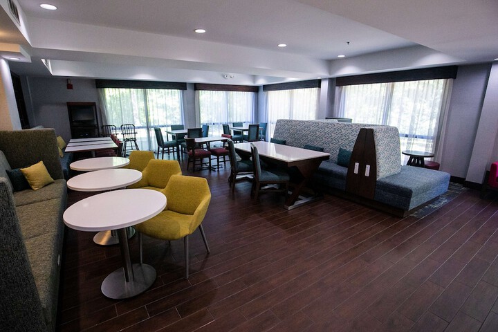 Entrance & Lobby