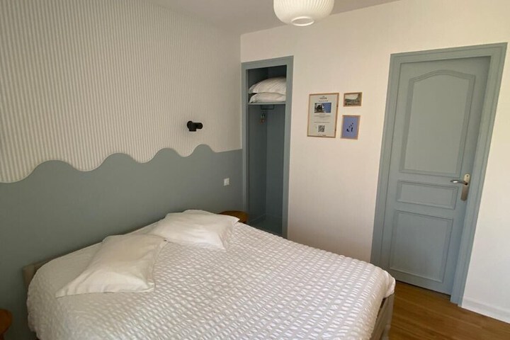 Room 15 of 122