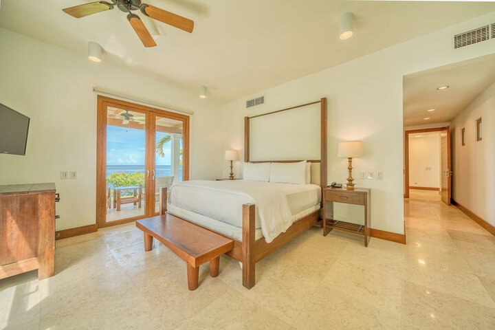 Room 14 of 180