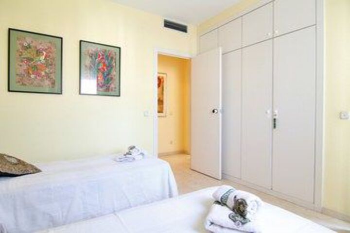 Room 46 of 205