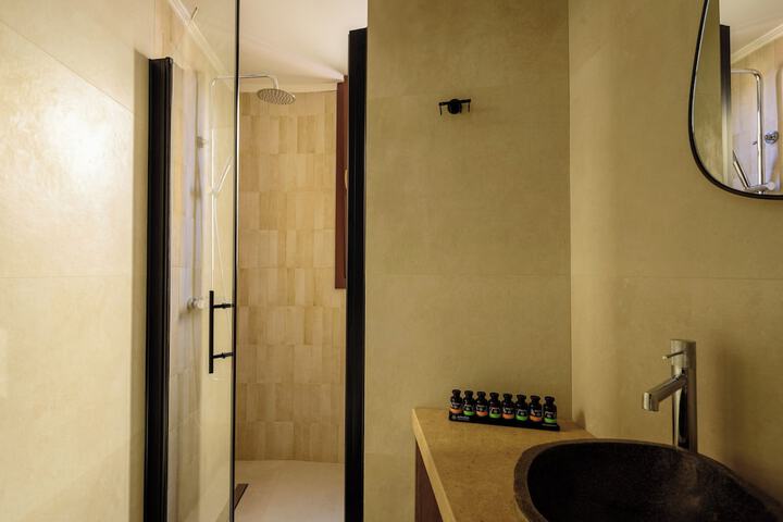 Room 40 of 81