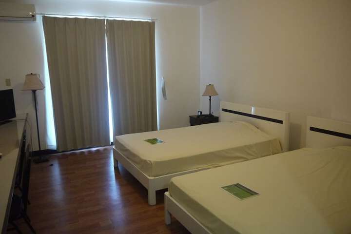Room 9 of 40