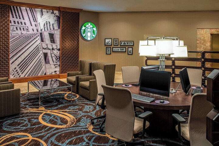 Lobby lounge