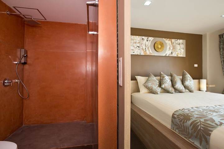 Room 37 of 43