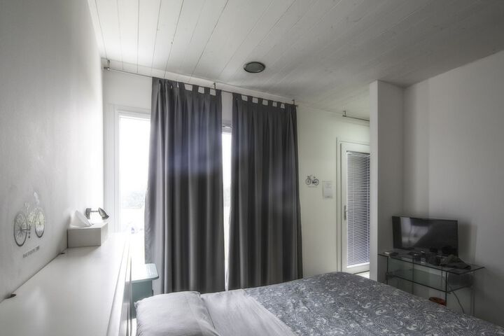 Room 22 of 141