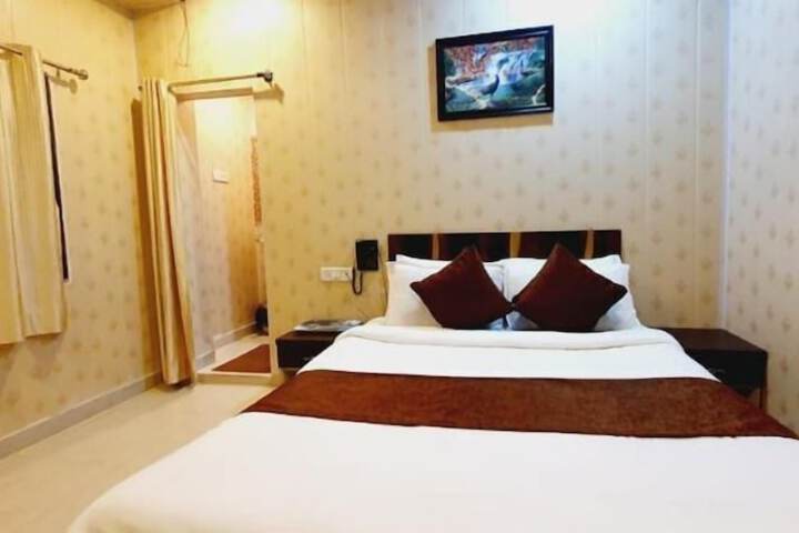 Room 6 of 42