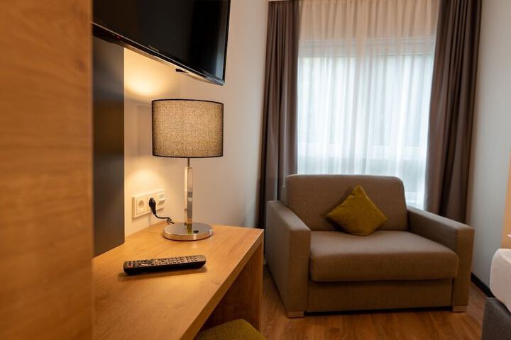 Room 42 of 65