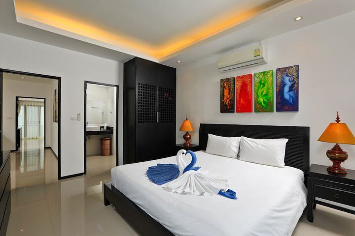 Room 3 of 30