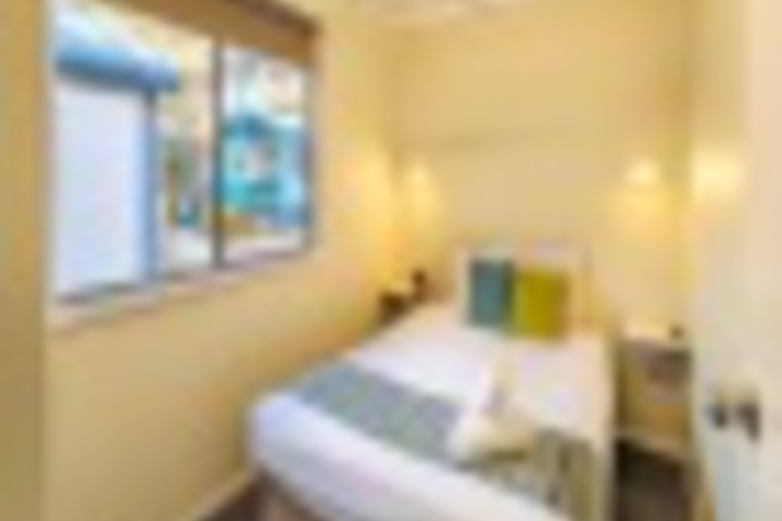 Room 411 of 792