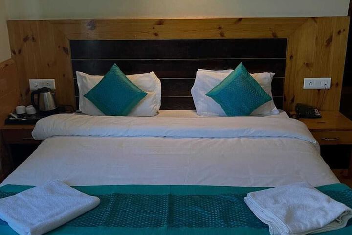 Room 6 of 25