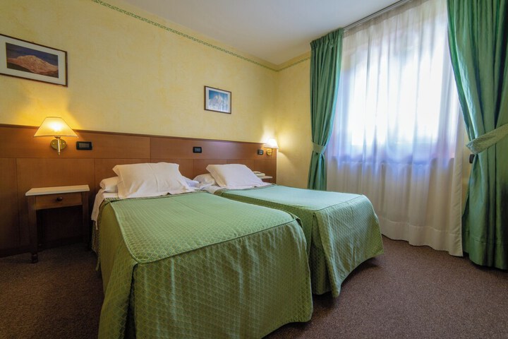 Room 44 of 75