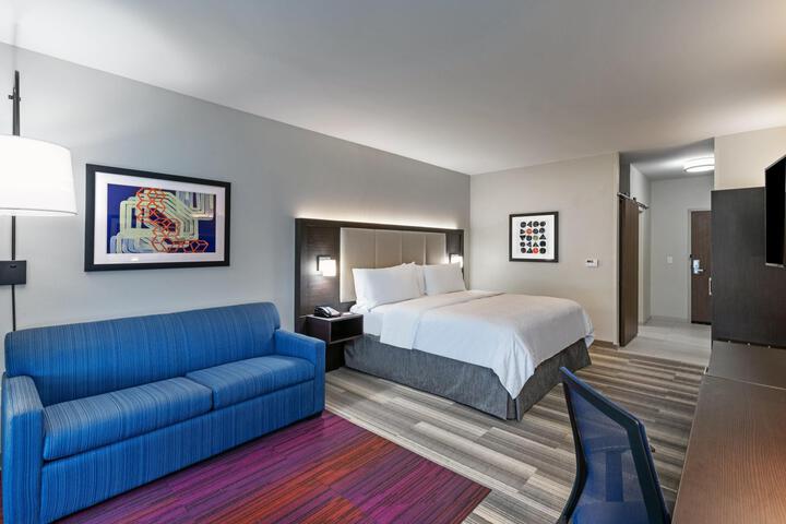 1 King Bed (7 of 16)