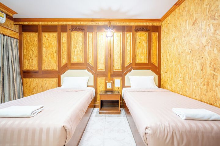 Room 11 of 29