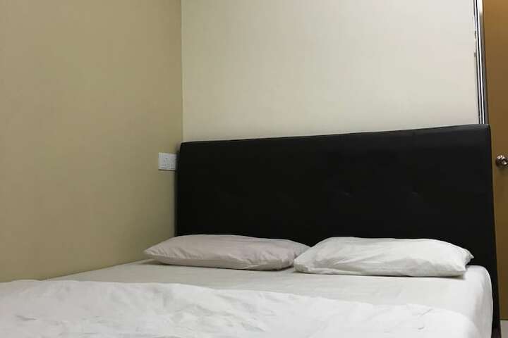Room 16 of 68