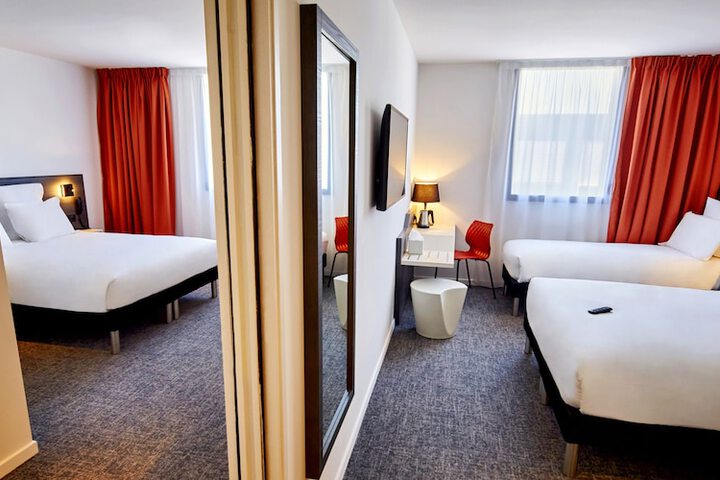 Room 8 of 25