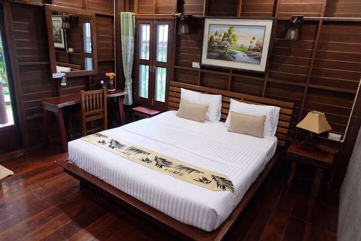 Room 2 of 38