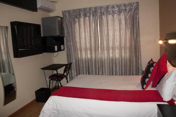 Room 13 of 29