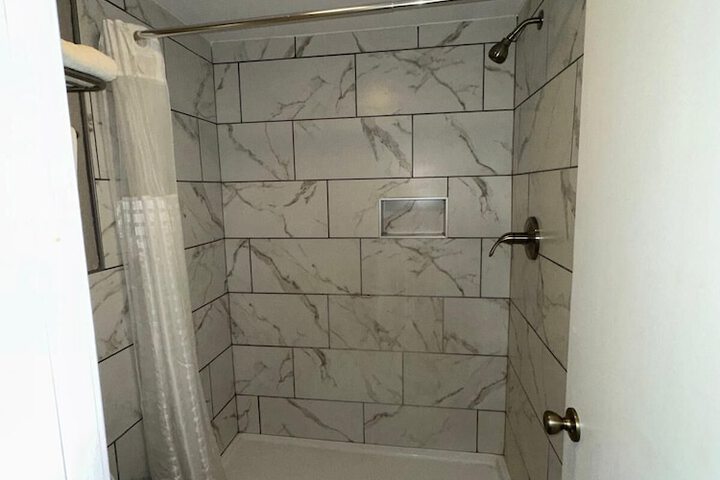 2 Double Beds Accessible (17 of 33)