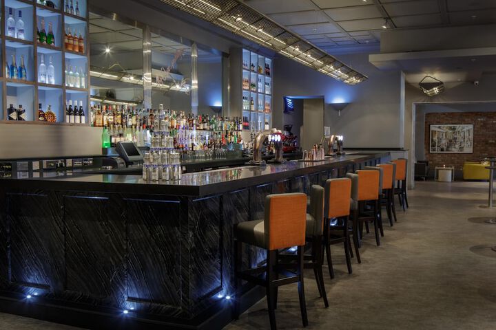 Lounge 192 of 284