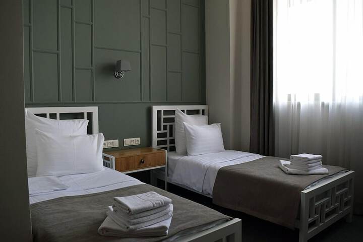 Room 5 of 38
