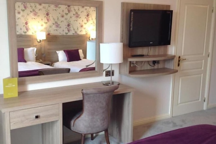 Room 3 of 39