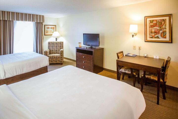 1 Queen Bed Efficiency (8 of 26)